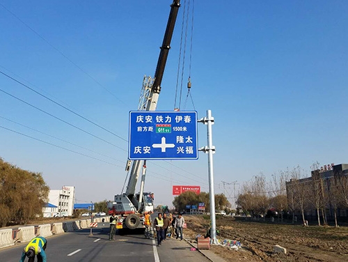 阜阳阜阳道路护栏网网片该如何进行正确的选购呢？